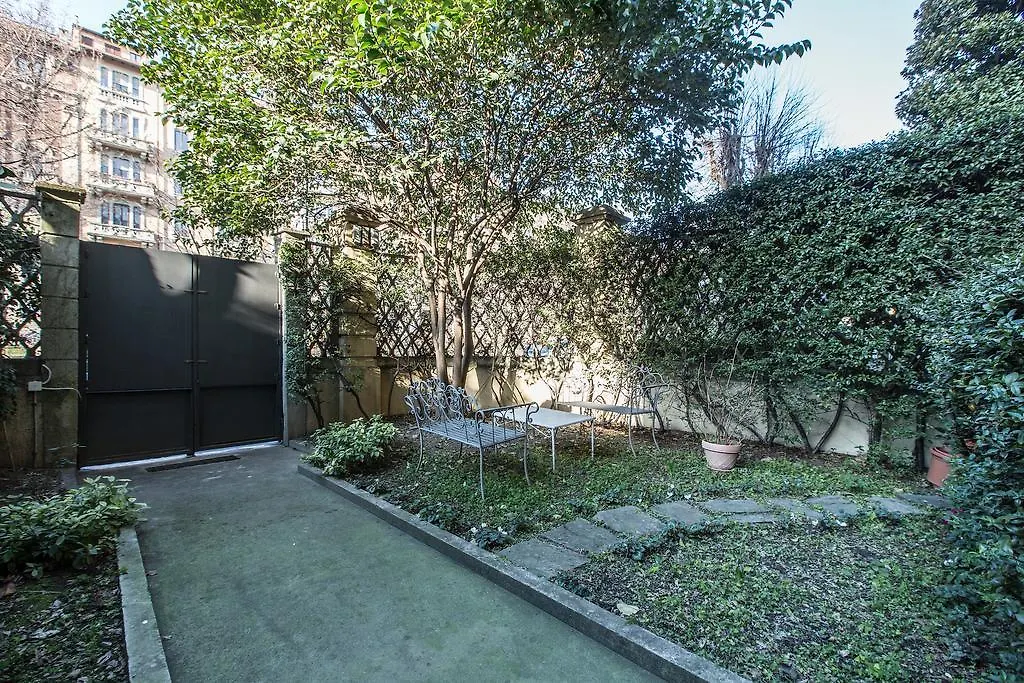 Garden Studio In Milan Hotel Apartment